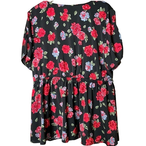 TORRID Easy Care Polyester Black Rose Print Surplice Neckline Cinched Waist Top - Picture 4 of 11